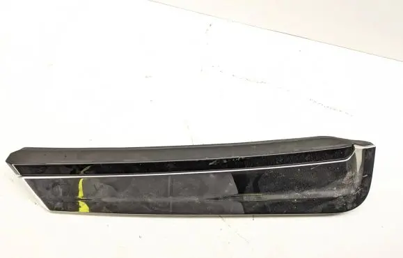 Chevrolet Tahoe (C) pillar trim 85136433