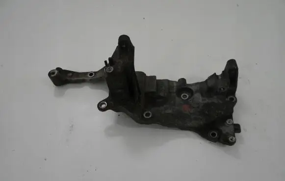 Peugeot 508 Generator/alternator bracket 9804333180