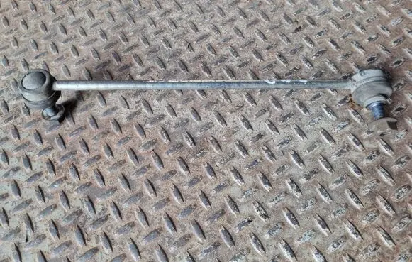 Volkswagen Tiguan Front anti-roll bar/stabilizer link 