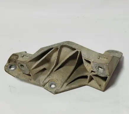 Audi A6 S6 C5 4B Engine mounting bracket 4B0399351A