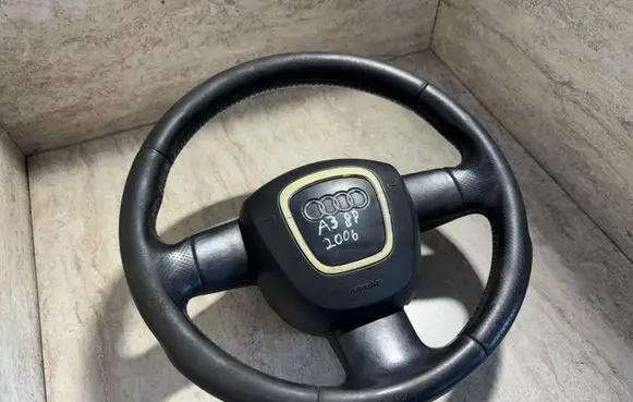 Audi A3 S3 8P Steering wheel 