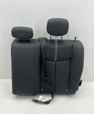 Nissan Leaf II (ZE1) Rear seat 