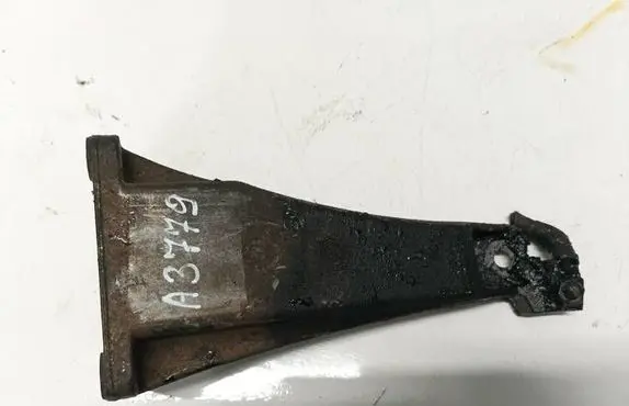 BMW 5 E39 Engine mounting bracket 1092426