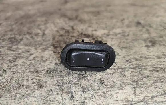 Opel Zafira A Electric window control switch 90561388