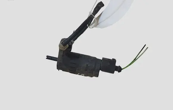 Volkswagen Caddy Windscreen/windshield washer pump 1K6955651 3038366
