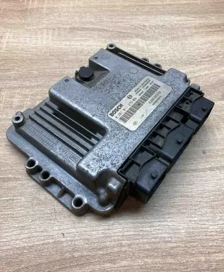 Renault Megane II Engine control unit/module ECU 8200305678 0281011275
