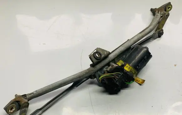 Audi A4 S4 B5 8D Front wiper linkage and motor 8D1955113 0390241117