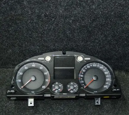 Volkswagen PASSAT B6 Speedometer (instrument cluster) 3C0920850P