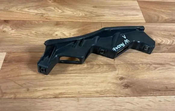 Volkswagen PASSAT B6 Front bumper mounting bracket 3C0807889A