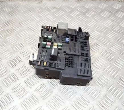 Volvo S90, V90 Fuse module 31473570