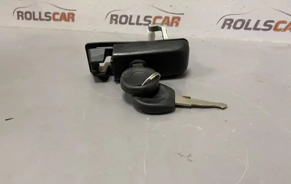 Volkswagen PASSAT B4 Front door lock (next to the handle) 357837223 3A0837205C