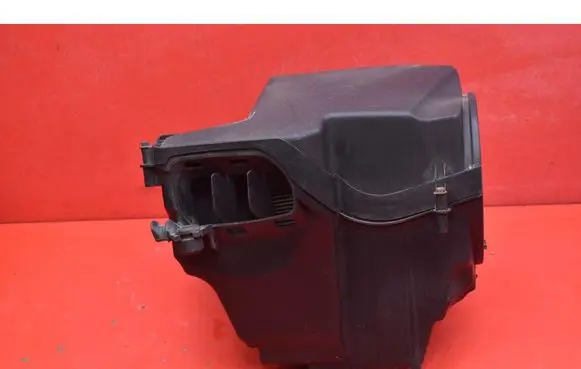 Ford Kuga I Air filter box 7M519600BF