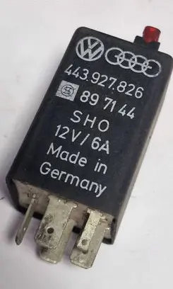 Volkswagen PASSAT B5 Other relay 443927826 897144
