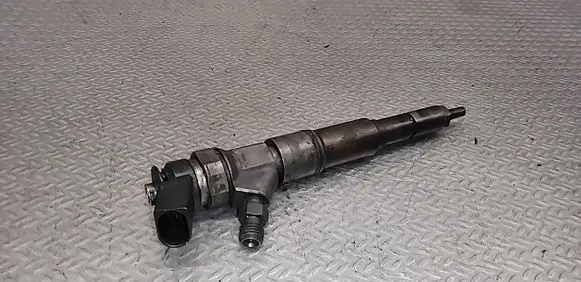 BMW 7 E65 E66 Fuel injector 0445110131 7789661