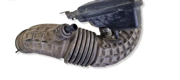 Nissan Pathfinder R51 Air intake hose/pipe EB301