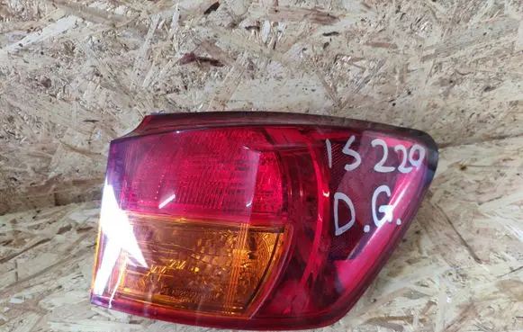 Lexus IS 220D-250-350 Tailgate rear/tail lights H7440A
