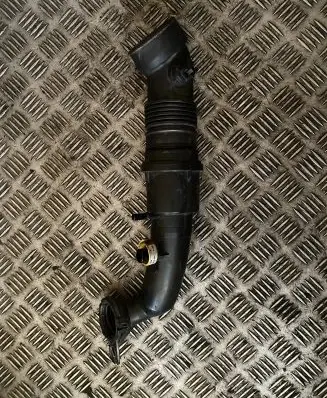 Peugeot 3008 II Engine coolant pipe/hose 9824569380