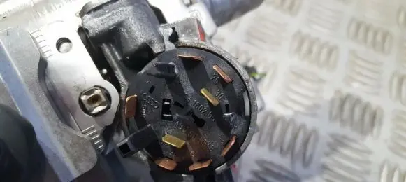 Audi A6 S6 C5 4B Ignition lock contact 4b0905849