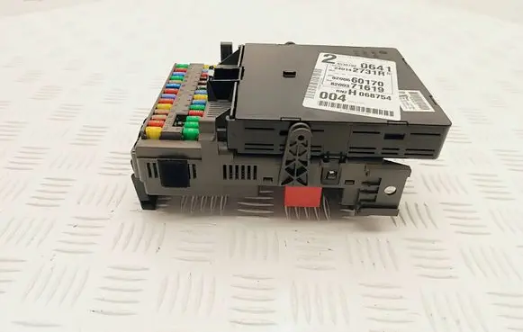 Renault Espace IV Relay mounting block 8200660170 240142731R