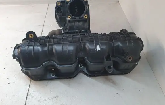 Toyota Auris E180 Intake manifold 171200T050