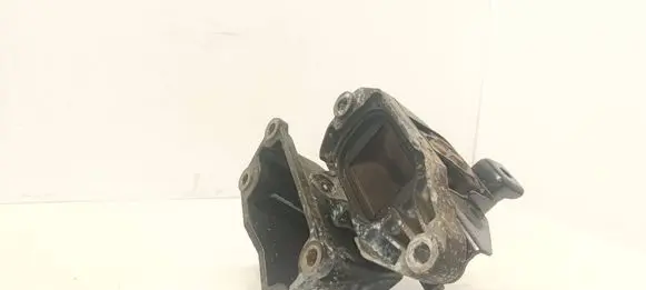 KIA Optima Engine mount bracket