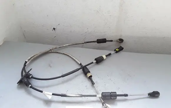 Volvo S60 Gear shift cable linkage 30783386