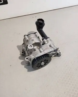 Volkswagen PASSAT B8 Oil pump 04L145208K