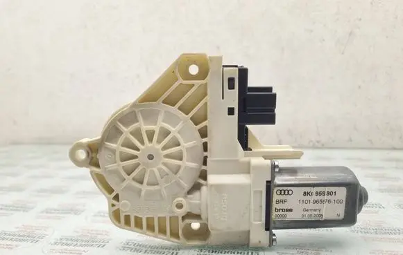 Audi A4 S4 B8 8K Front door window regulator motor 8K0959801
