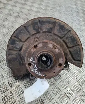 Volkswagen PASSAT B6 Front wheel hub