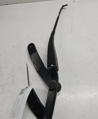 Mercedes-Benz E W212 Front wiper blade arm 3392125703