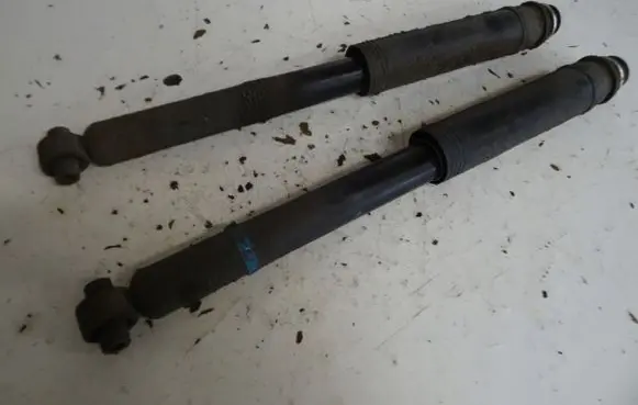 Toyota Auris E180 Rear shock absorber/damper