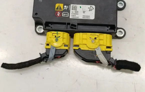 Opel Insignia B Airbag control unit/module 13525224