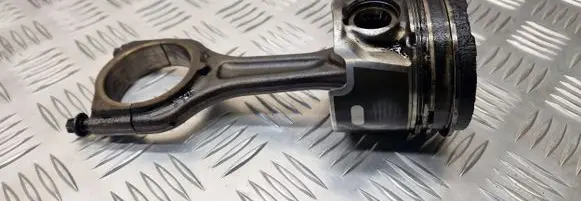 Peugeot 206 Piston with connecting rod
