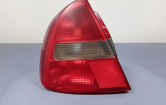 Mitsubishi Carisma Rear/tail lights