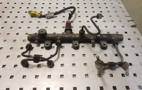 Peugeot 307 Fuel main line pipe 0445214019