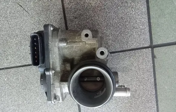 Toyota Yaris Throttle valve 2203023010 00785 6K23