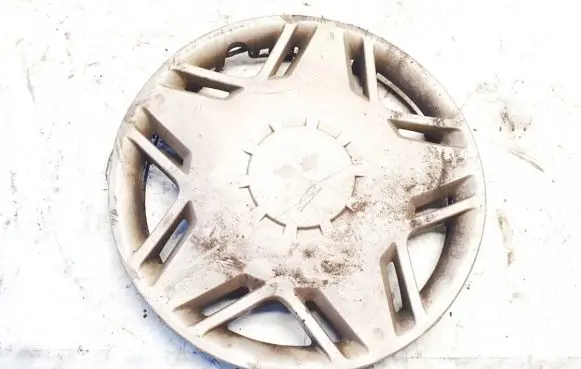 Mitsubishi Colt R14 wheel hub/cap/trim mr19826101 mr198261-01