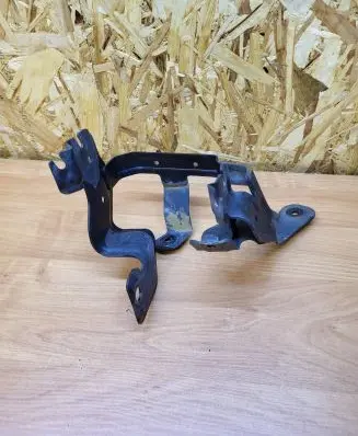 Volvo S80 Power steering pump mounting bracket 31317375 A0025478 C6S4B