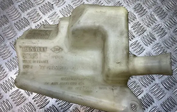 Renault Megane I Windshield washer fluid reservoir/tank 8200050361 8200000527 8200022401
