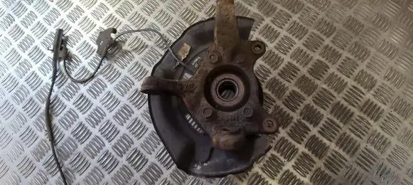 Toyota Auris 150 Front wheel hub