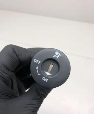 Nissan Note (E11) Passenger airbag on/off switch 