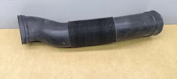 Air intake hose/pipe
