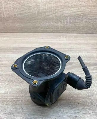 Volkswagen Golf IV Mass air flow meter 06A906461B AFH6010C