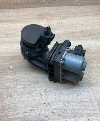 Audi A6 S6 C6 4F Coolant heater control valve 0392023007 050228A