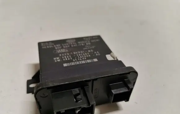 Land Rover Discovery 4 - LR4 Light module LCM 9X2313K031AD 5DF00904175AD
