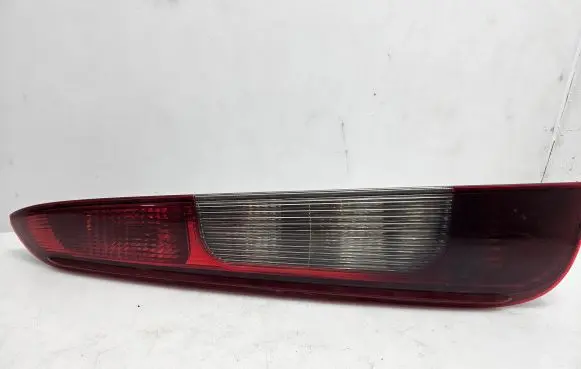 Ford C-MAX I Rear/tail lights 02R00F1583