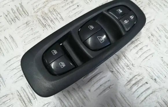 Renault Kadjar Electric window control switch 254019218R 15767000
