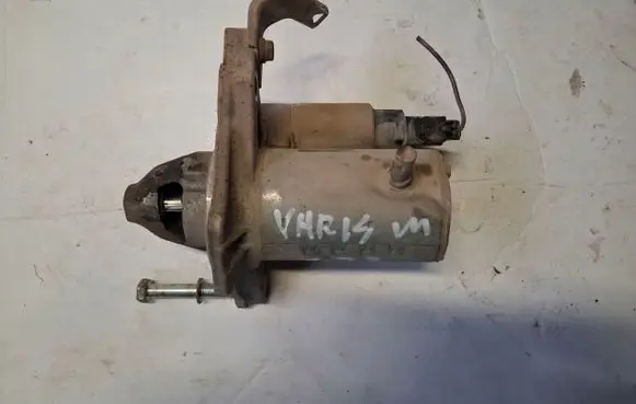 Toyota Yaris Starter motor 0Y090
