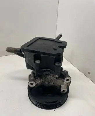 Mercedes-Benz C W204 Power steering pump 