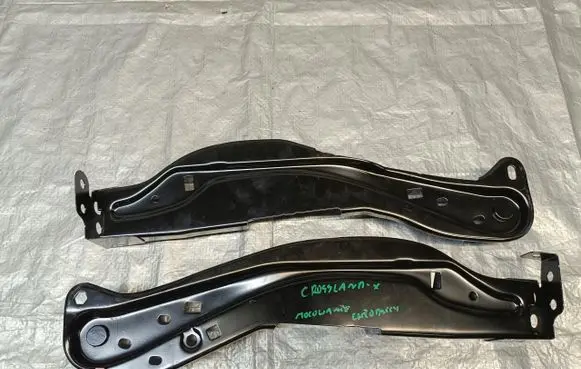 Opel Crossland X Radiator trim 39054945